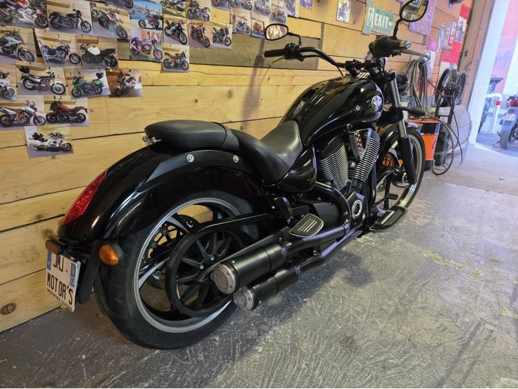 Victory Motorcycle HAMMER VEGAS 8 BALL 
