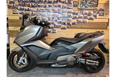 KYMCO AK 550